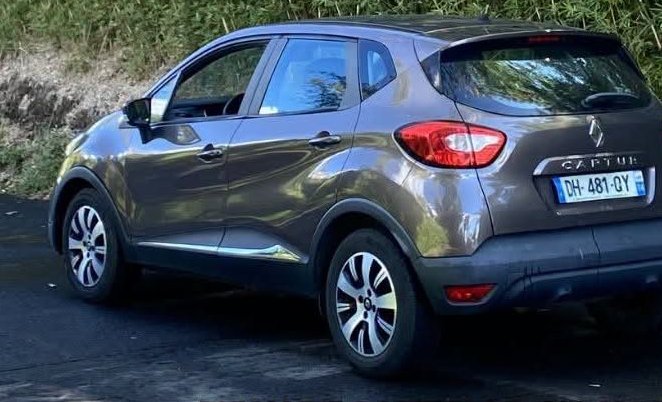 Renault Captur marron vue de trois quarts arrière, en vente